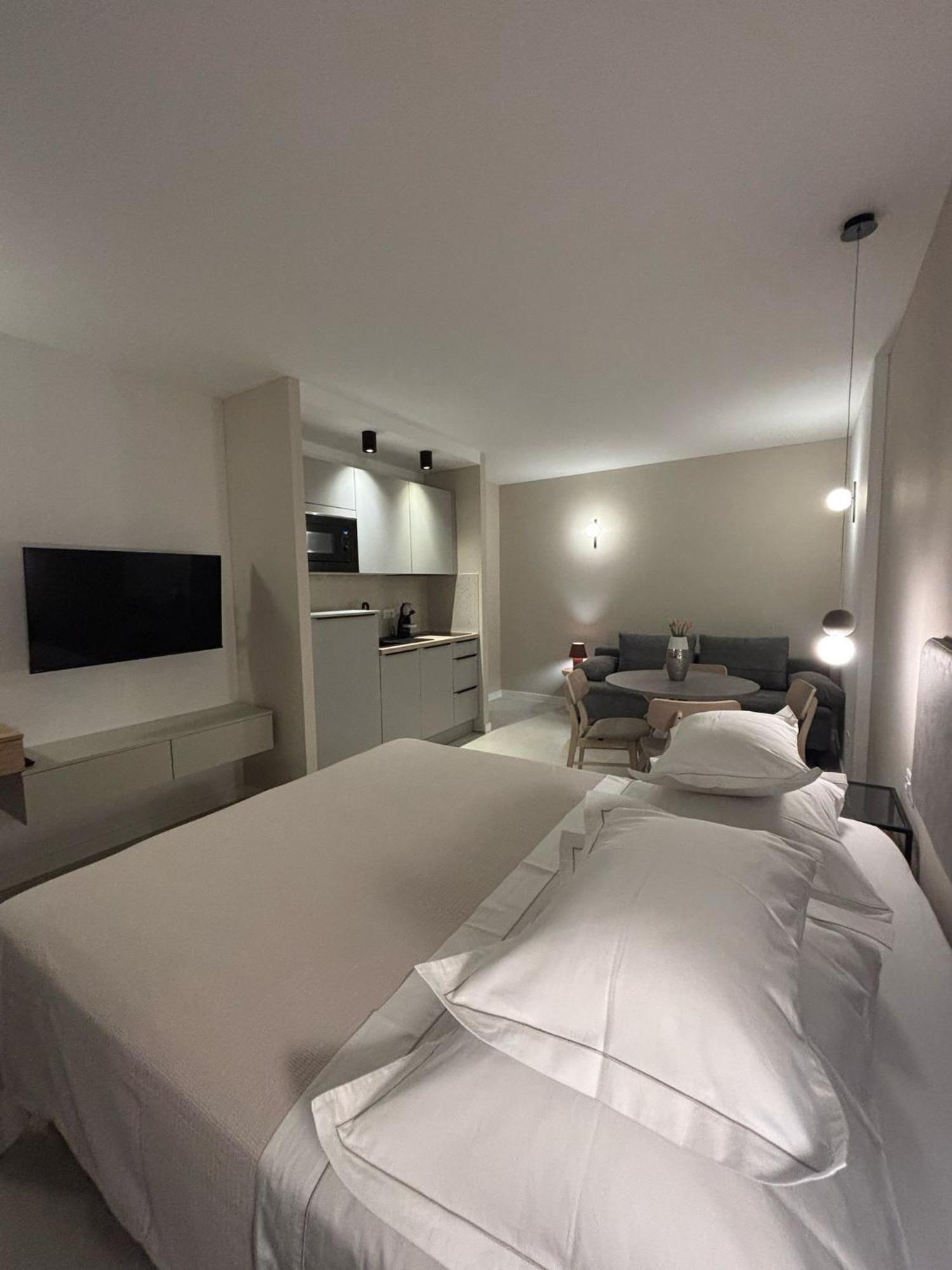 Sea View Apartment Gin 브렐라 외부 사진
