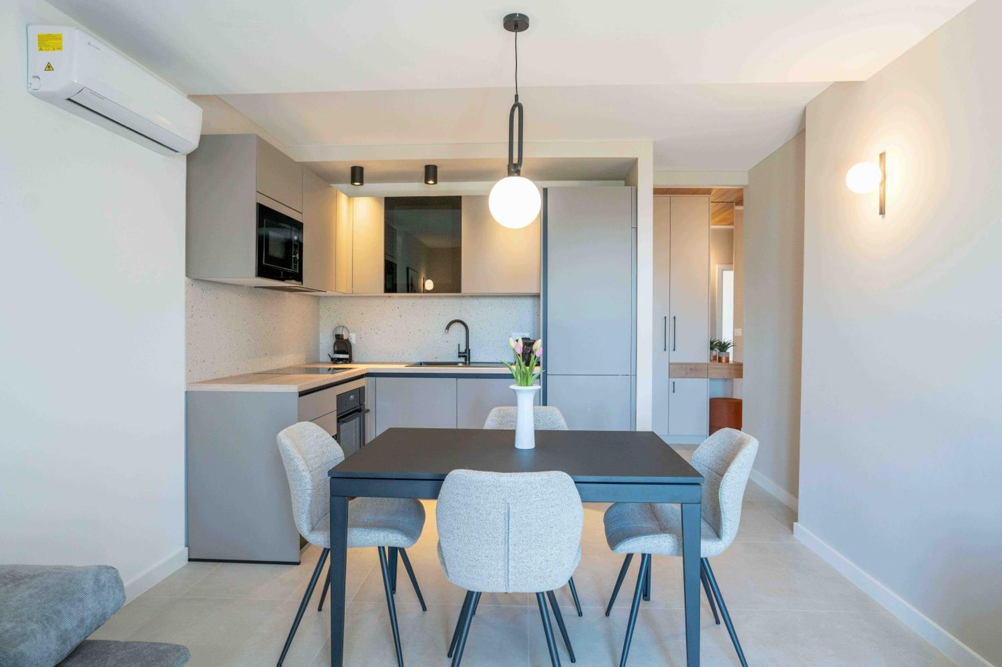 Sea View Apartment Gin 브렐라 외부 사진