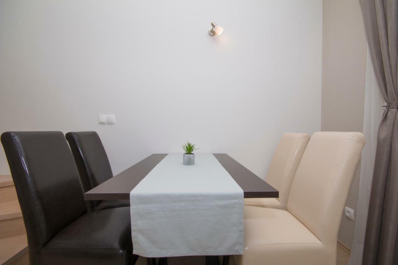 Sea View Apartment Gin 브렐라 외부 사진