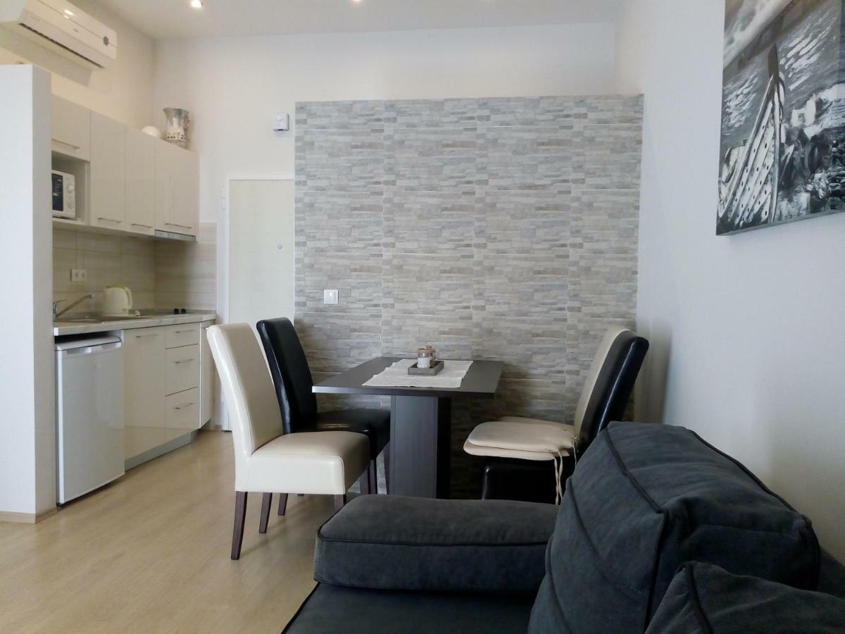 Sea View Apartment Gin 브렐라 외부 사진